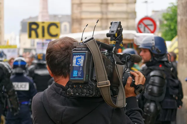 journalist, camera, camcorder, event, crowd, television, media, journalism, cameraman, shooting, journalist, journalist, journalist, journalist, journalist, camcorder, cameraman, cameraman, cameraman. Expert commentary for journalists